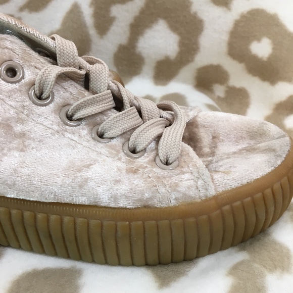 women's RARE FUZZY epicstep size 6 sneakers laced - Picture 5 of 9